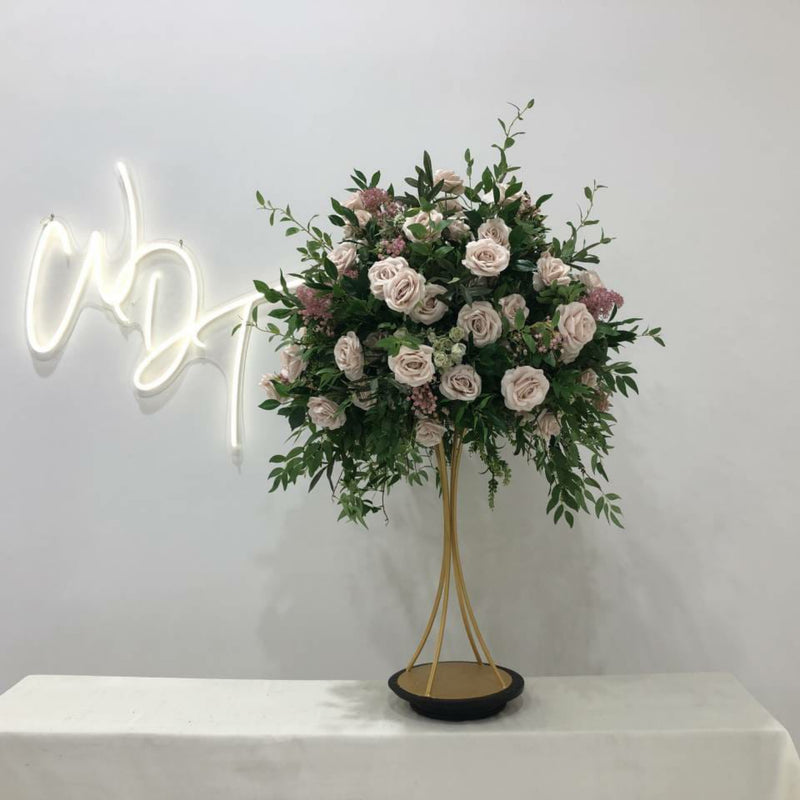 Laeticia Floral Centrepiece