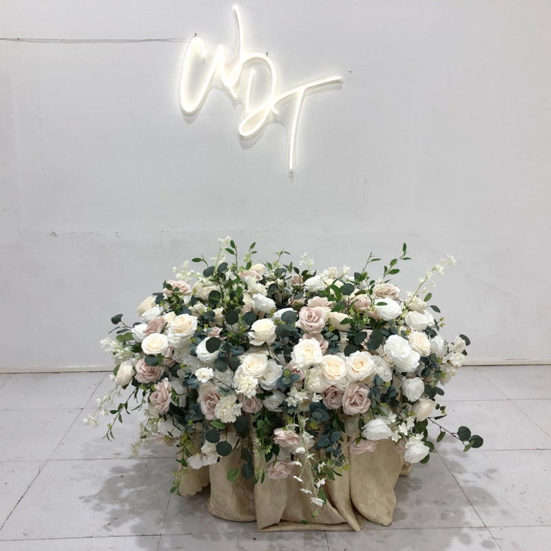 Jasmine Cake Table Florals